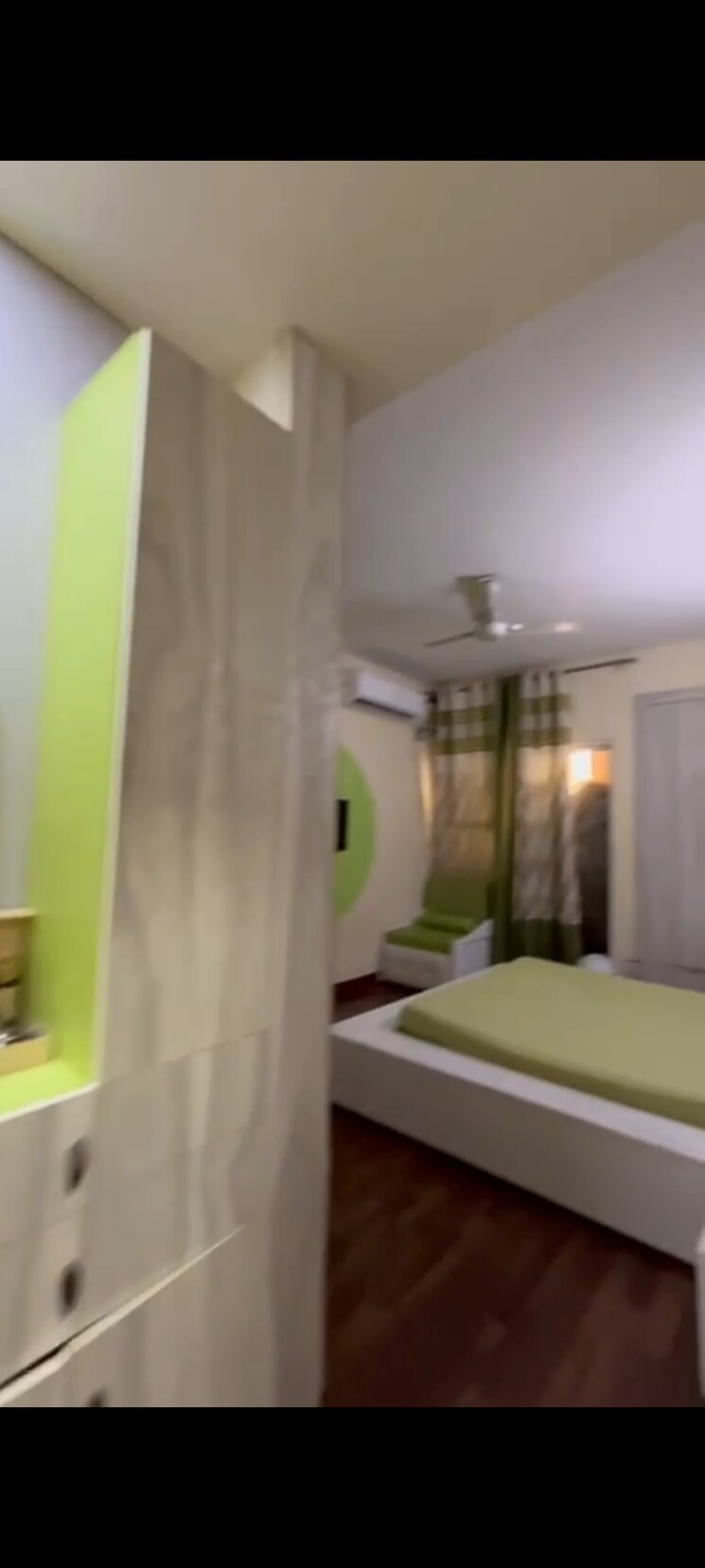 Bedroom, paras-tierea 3 Bedroom 1695 Sq.Ft. Apartment In Sector 137 Noida 8223686