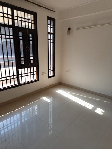 Room in 3 BHK Builder Floor at Palam Vihar Residents Association, Palam Vihar – for Sale