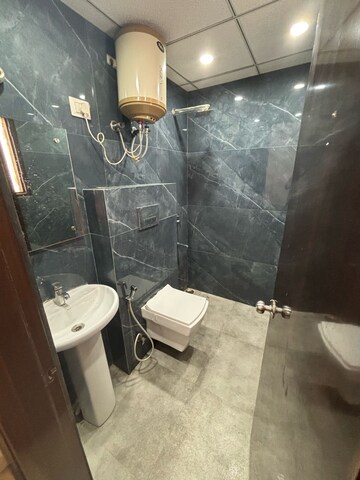 Bathroom in 2 BHK Builder Floor at Sector 46 – for Rent