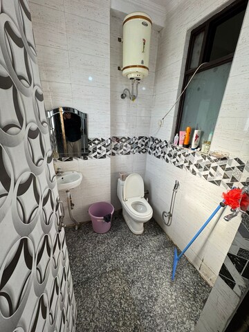 Master Bedroom in 2 BHK Builder Floor at Sector 52 – for Rent