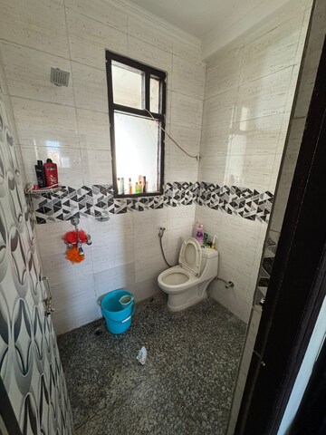 Bathroom in 2 BHK Builder Floor at Sector 52 – for Rent