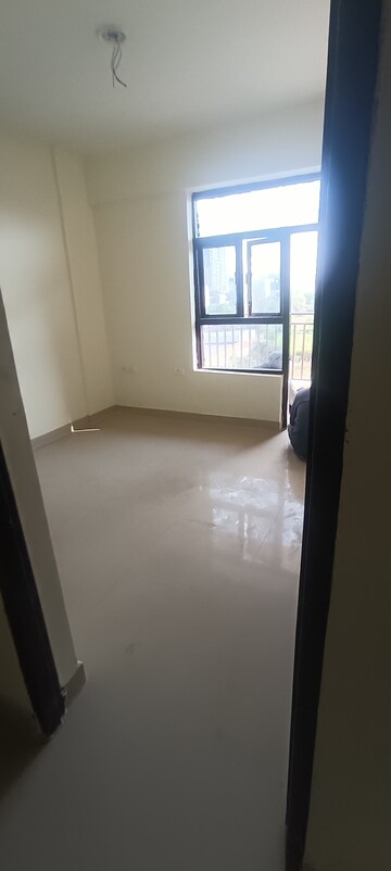 Room in 3 BHK Apartment at Amolik Sankalp, Sector 85 – for Rent
