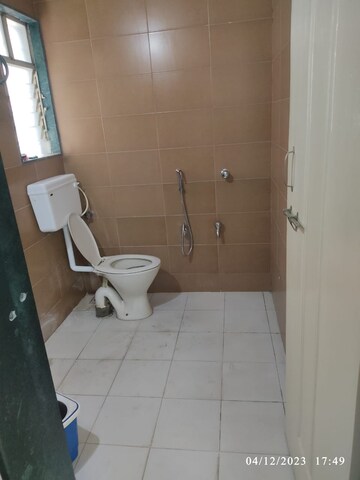 Bathroom in 3 BHK Apartment at Aashiyana Park, Aundh – for Rent