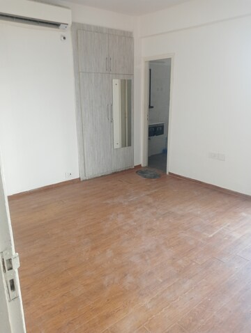 Room in 3.5 BHK Apartment at Bestech Park View City 1, Sector 48 – for Rent