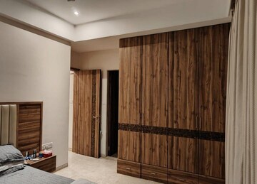 Room in 3 BHK Apartment at Enpar Lotus 101 Worli Residences, Lower Parel – for Rent