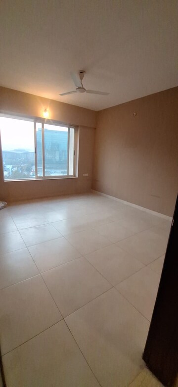 Room in 3.5 BHK Apartment at Kharadi – for Sale