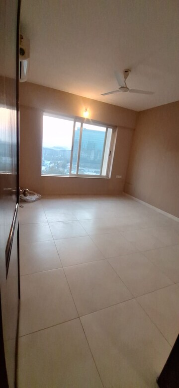 Room in 3.5 BHK Apartment at Kharadi – for Sale