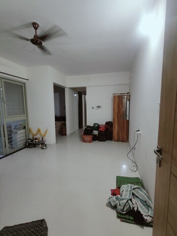 Room in 2 BHK Apartment at RR Lunkad 66 Avenue, Pimple Nilakh – for Rent