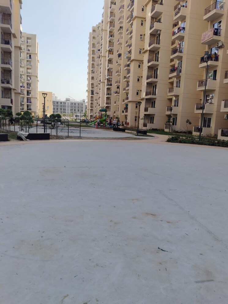  Parking, signature-global-city-93 2 Bedroom 691 Sq.Ft. Apartment In Sector 93 Gurgaon 8223991
