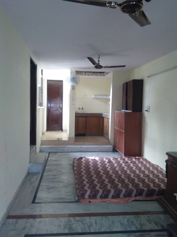 1 BHK Builder Floor For Rent in Sector 14 Faridabad  7310971