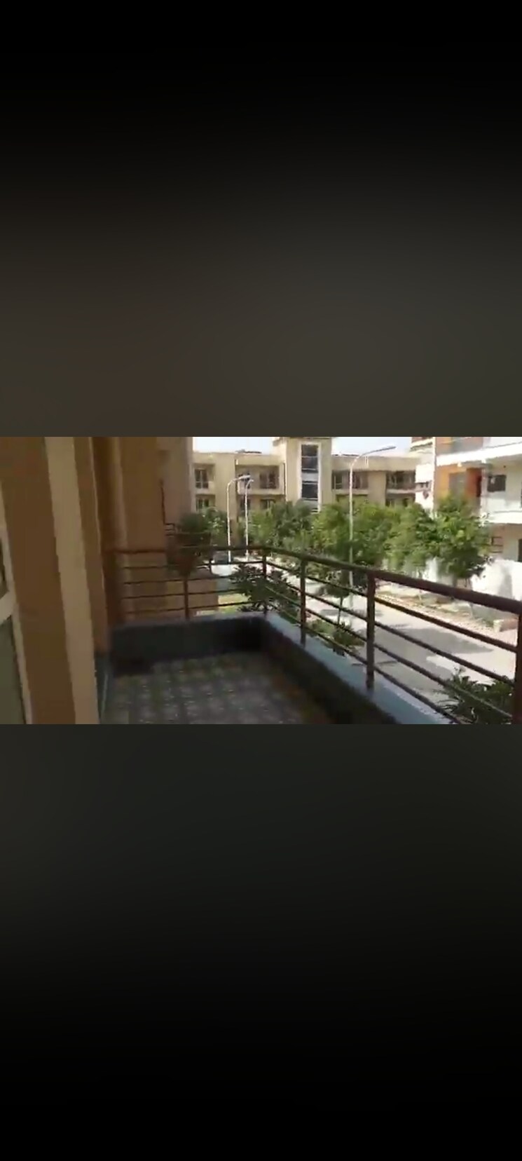  Parking, bptp-parkland-pride 3 Bedroom 1110 Sq.Ft. Builder Floor In Sector 77 Faridabad 8224024