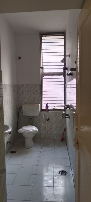 Bathroom in 1 RK Independent House at Sector 14 – for Rent