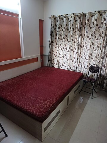 Master Bedroom in 2 BHK Apartment at Raheja Estate, Borivali East – for Rent