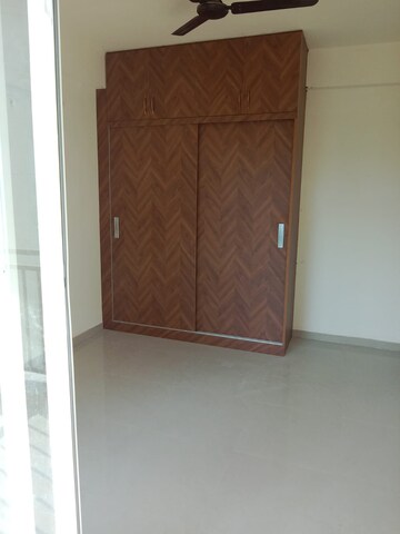 Room in 2 BHK Apartment at Signature Global Proxima Phase 2, Sector 89 – for Rent