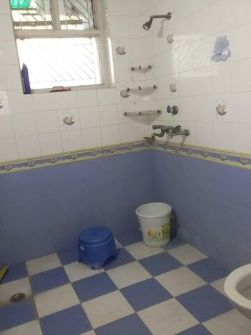 Bathroom in 1 RK Builder Floor at Sector 17 – for Rent