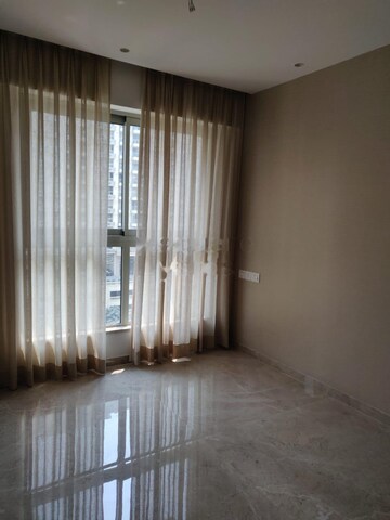 Room in 1 BHK Apartment at LnT Veridian, Powai – for Rent