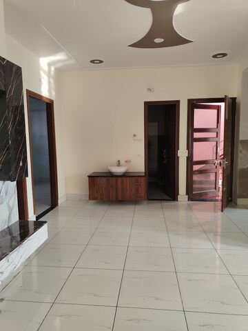  2 BHK Builder Floor at Sector 2 – for Rent