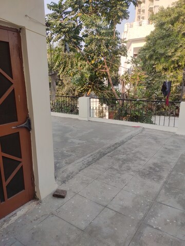 Balcony in 2 BHK Independent House at Mahanagar – for Rent