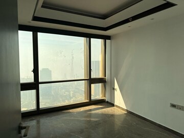 Room in 3 BHK Apartment at Lodha Trump Tower, Worli – for Rent
