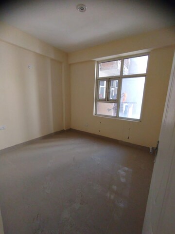 Room in 2 BHK Apartment at Shree Vardhman Mantra, Sector 67 – for Rent