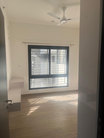 Room in 2 BHK Apartment at Vasundhara Enclave – for Sale