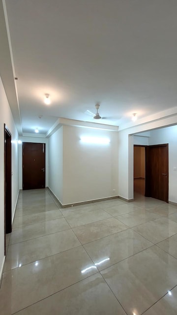 Room in 3 BHK Apartment at Prestige Waterford, Whitefield – for Rent