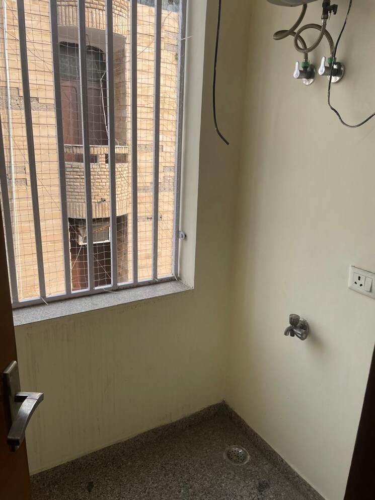 Room, lajpat nagar i 2 Bedroom 900 Sq.Ft. Builder Floor In Lajpat Nagar I Delhi 8224373