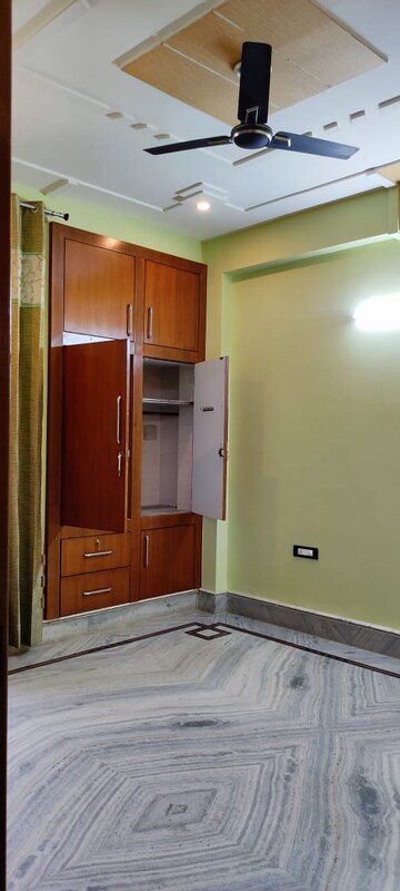 Furnished Amenities in 3 BHK Builder Floor at BPTP Park Central, Sector 85 – for Rent
