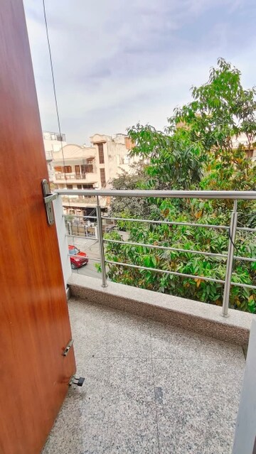 Balcony in 1 BHK Builder Floor at Ansal Sushant Lok I, Sector 43 – for Rent