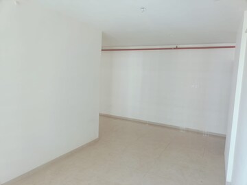 Room in 3 BHK Apartment at Pragati Icon Ghatkopar, Ghatkopar East – for Rent