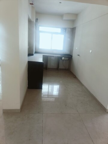 Room in 3 BHK Apartment at Pragati Icon Ghatkopar, Ghatkopar East – for Rent
