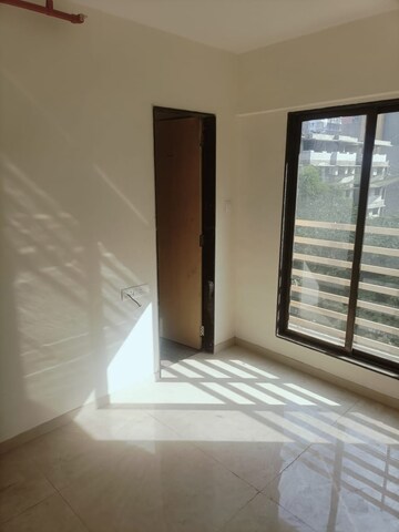Room in 3 BHK Apartment at Pragati Icon Ghatkopar, Ghatkopar East – for Rent