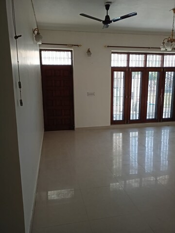 Building Lobby in 5 BHK Independent House at Sector 14 – for Rent