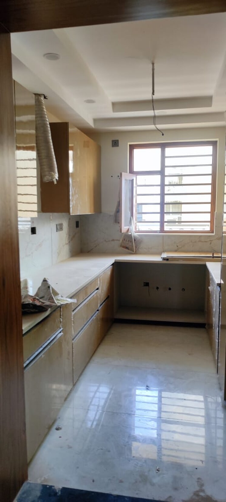 Kitchen, bptp-park-central 3 Bedroom 250 Sq.Yd. Builder Floor In Sector 85 Faridabad 8224495