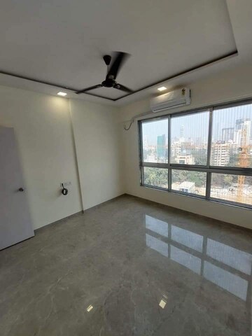 Room in 2 BHK Apartment at Lodha Vista, Lower Parel – for Rent