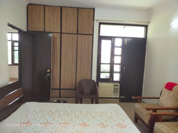 Room in 2 BHK Builder Floor at Peer Mucchalla – for Rent