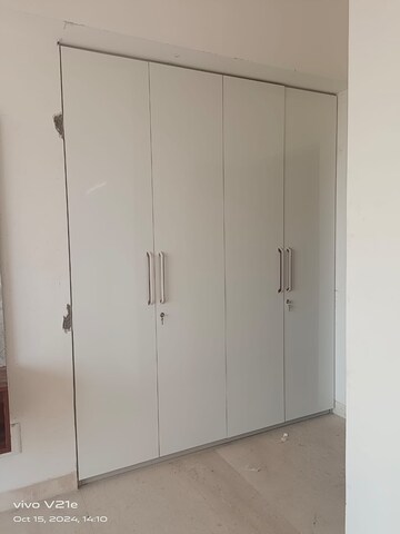 Furnished Amenities in 3 BHK Apartment at Puri Anand Villas Phase II, Sector 81 – for Rent