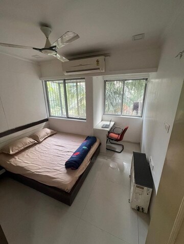 Master Bedroom in 2 BHK Apartment at Jyoti Tower Andheri West, Andheri West – for Rent