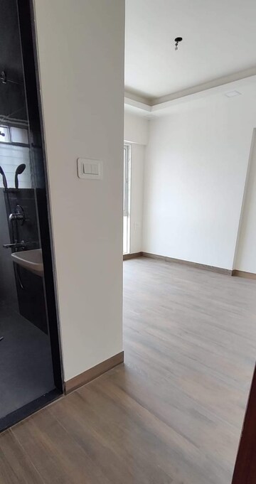 Room in 2 BHK Apartment at Lodha Vista, Lower Parel – for Rent