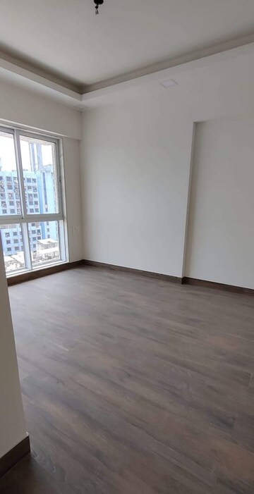 Room in 2 BHK Apartment at Lodha Vista, Lower Parel – for Rent