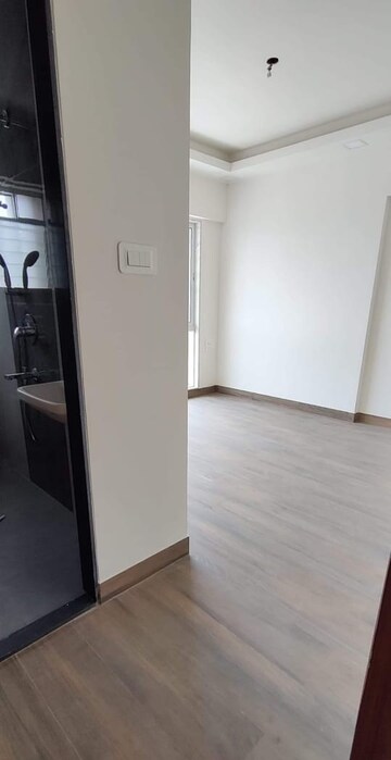 Room in 2 BHK Apartment at Lodha Vista, Lower Parel – for Rent