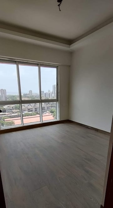 Room in 2 BHK Apartment at Lodha Vista, Lower Parel – for Rent