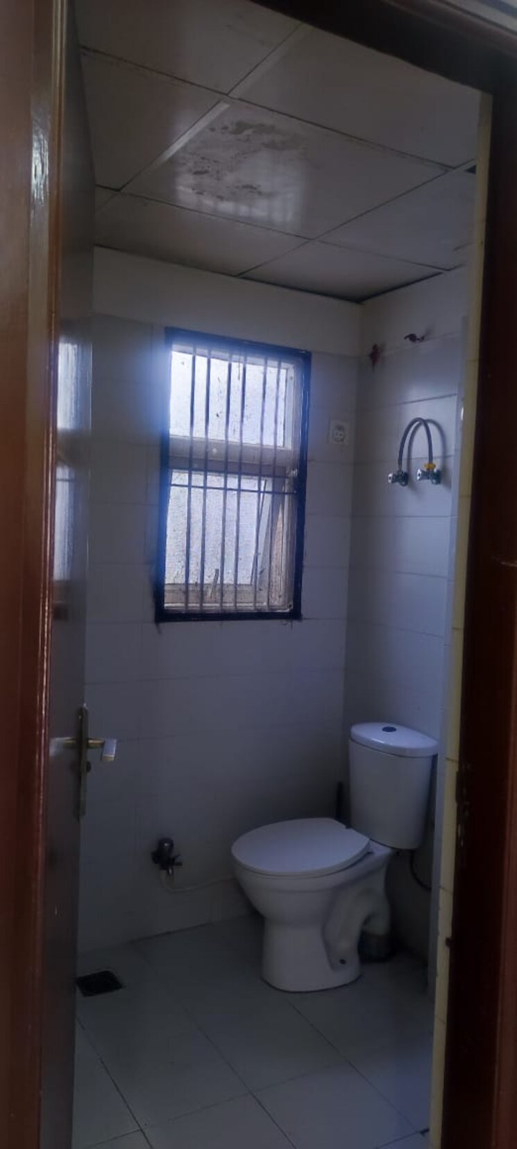 Room, bptp-eden-estate 3 Bedroom 250 Sq.Yd. Builder Floor In Sector 81 Faridabad 8224544