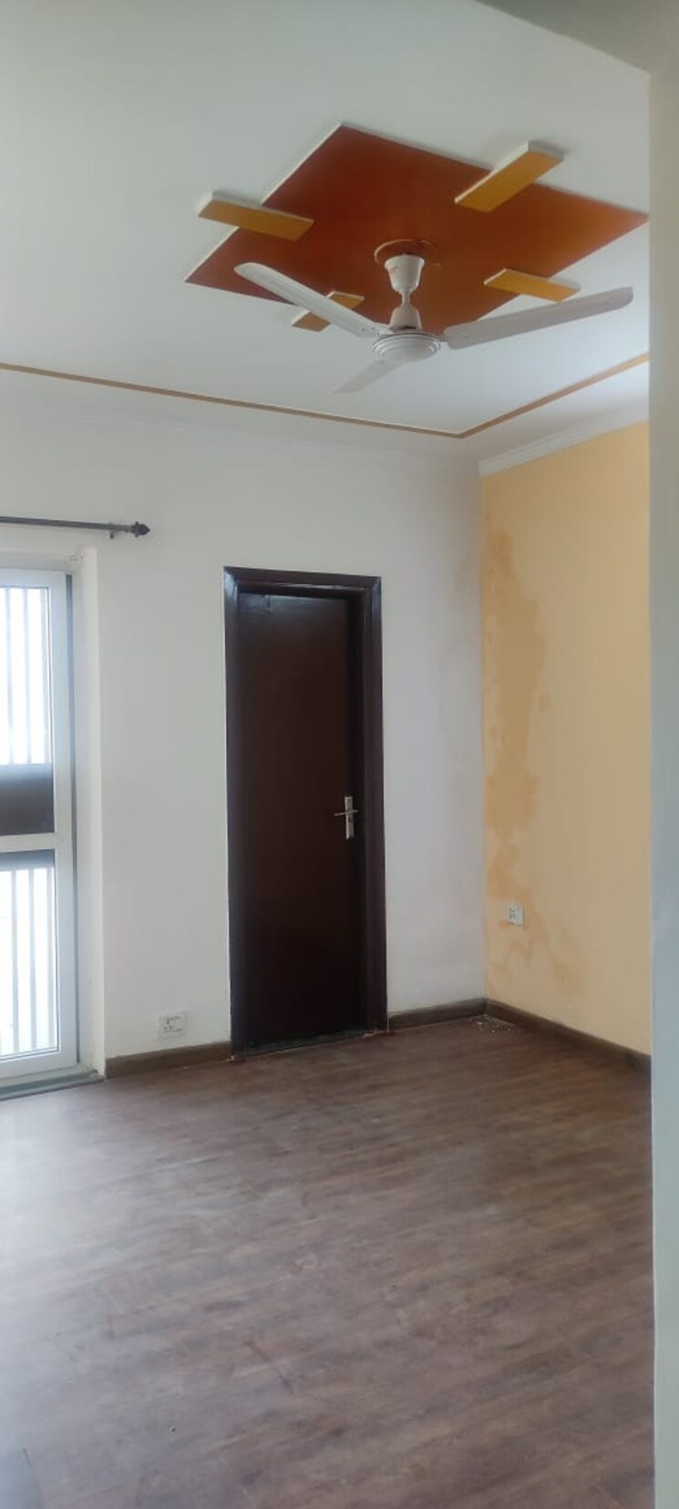 Room, bptp-eden-estate 3 Bedroom 250 Sq.Yd. Builder Floor In Sector 81 Faridabad 8224544