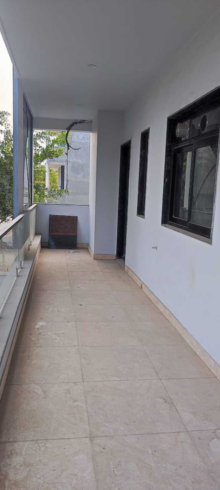 Balcony, bptp-parkland 3 Bedroom 250 Sq.Ft. Builder Floor In Sector 75 Faridabad 8224569