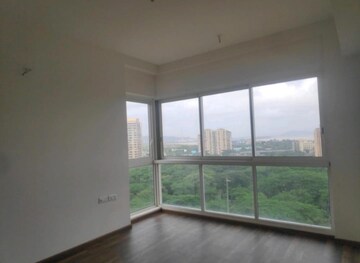 2 BHK Apartment For Rent in Lodha Vista, Lower Parel