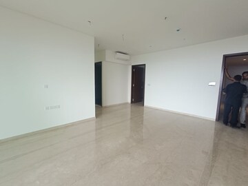 Room in 2 BHK Apartment at Lodha Vista, Lower Parel – for Rent