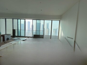 Room in 5 BHK Apartment at Rustomjee Crown, Prabhadevi – for Rent