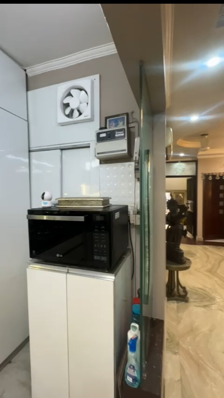 Kitchen, anand vihar 3 Bedroom 1350 Sq.Ft. Builder Floor In Anand Vihar Delhi 8224635