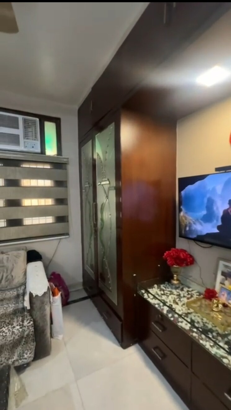  Parking, anand vihar 3 Bedroom 1350 Sq.Ft. Builder Floor In Anand Vihar Delhi 8224635